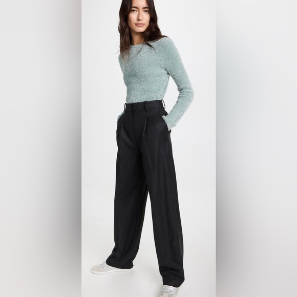 Vince sweater w glitter thread. Size XS. Super soft sweater! Excellent condition - Picture 5 of 6